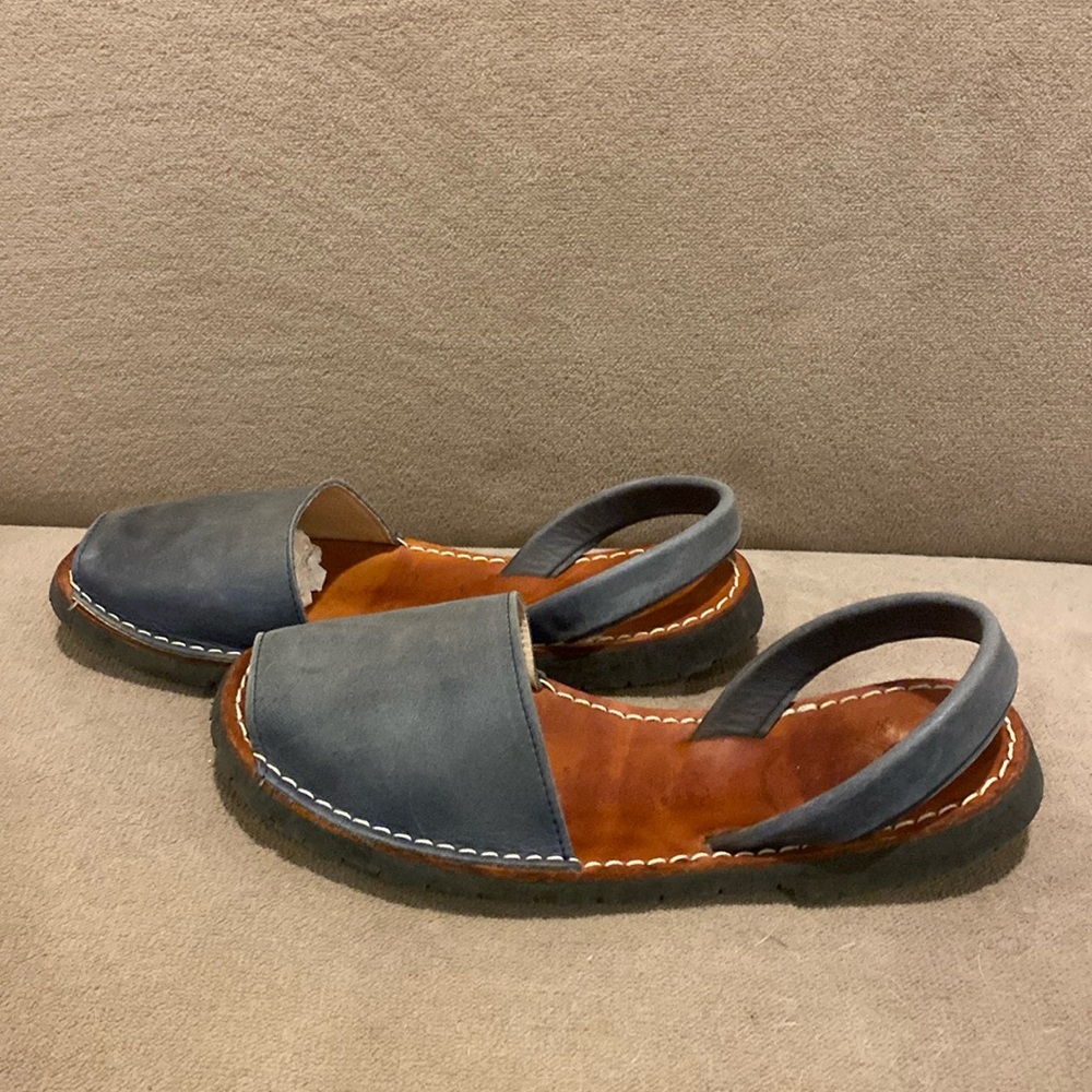 Gray Leather sandals made in Spain Naturals Menorca size 36 good used Condition